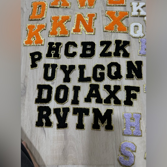 LOT OF 119 MIXED CHENILLE IRON ON LETTERS - Picture 8 of 11